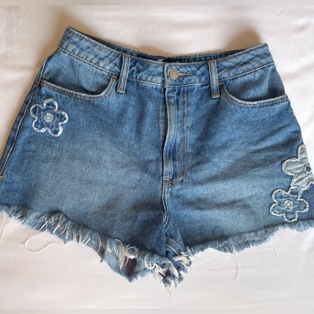 Hollister Jean Shorts With Floral Denim Embroidery